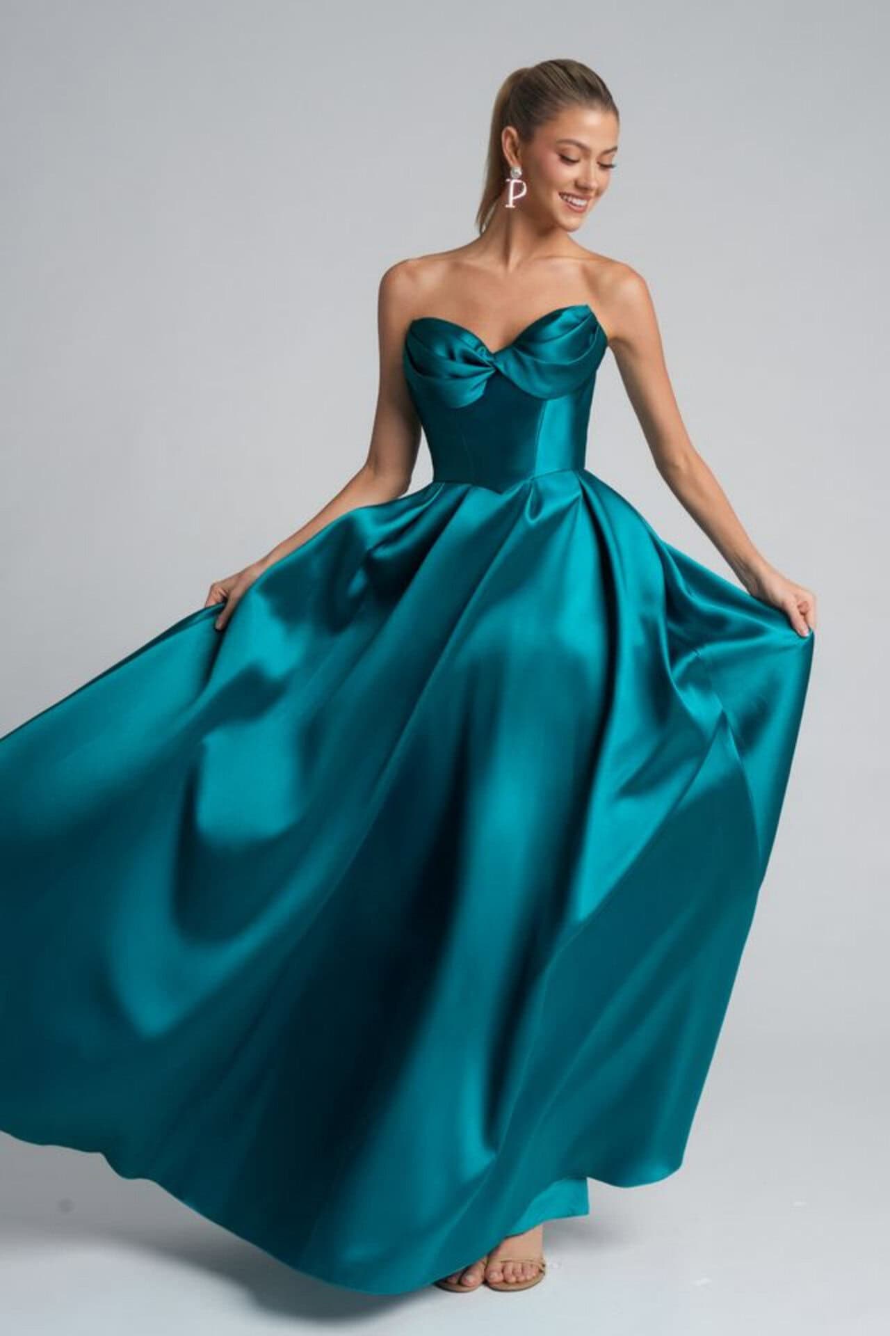 Portia and Scarlett Prom 1761